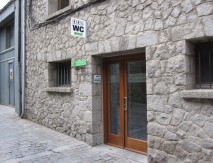 Aseo público autolimpiable adaptado a local existente en Vielha Vall d'Aran